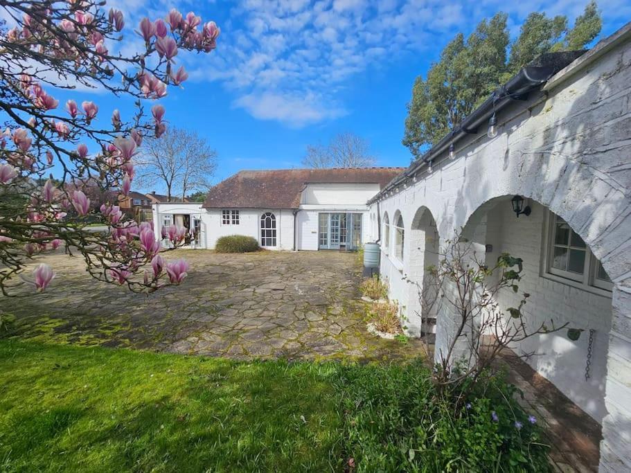 English Farmhouse Cottage Guildford Extérieur photo