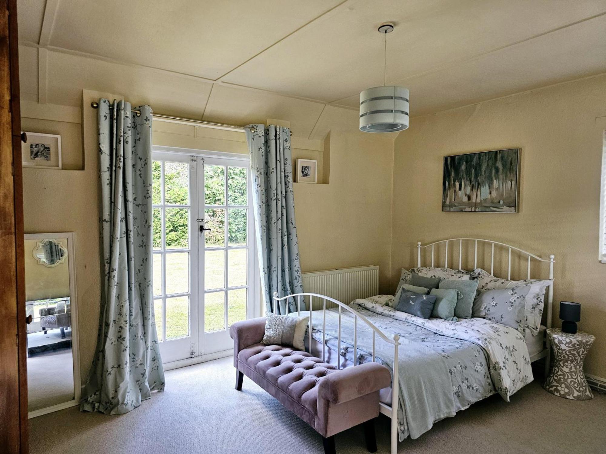 English Farmhouse Cottage Guildford Extérieur photo