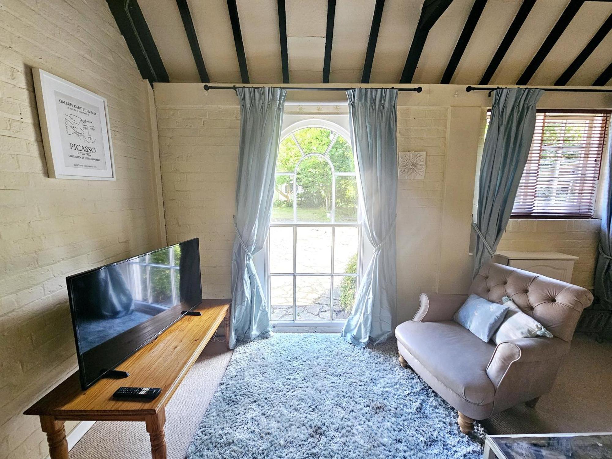 English Farmhouse Cottage Guildford Extérieur photo