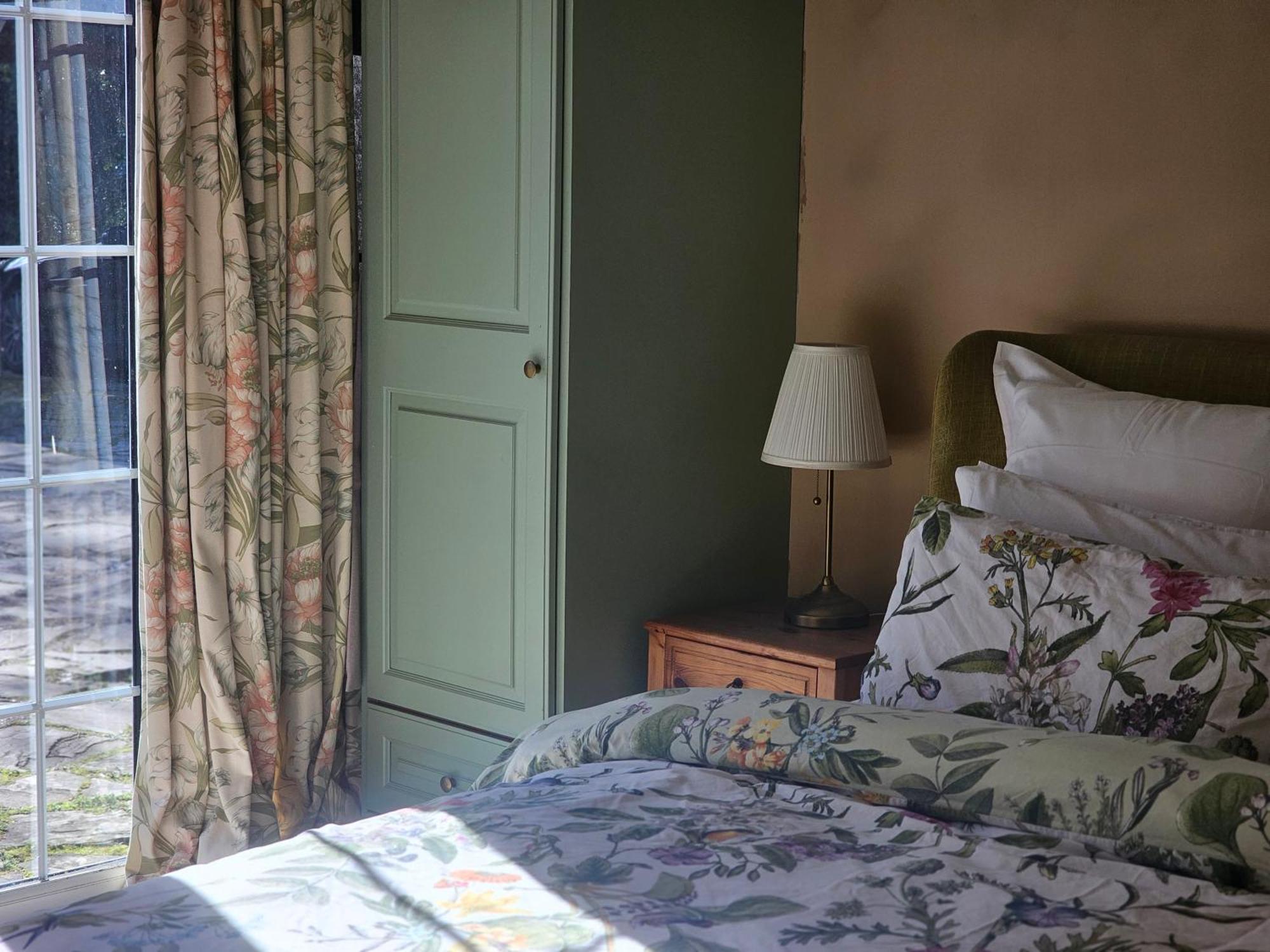 English Farmhouse Cottage Guildford Extérieur photo