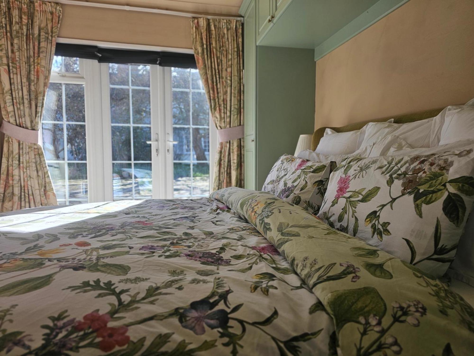 English Farmhouse Cottage Guildford Extérieur photo